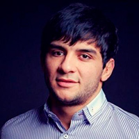 Biografía Ислам Итляшев