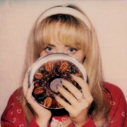 Portada Sabrina Carpenter - Buy Me Presents