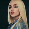 Portada Ava Max - On Somebody Ava Max - On Somebody